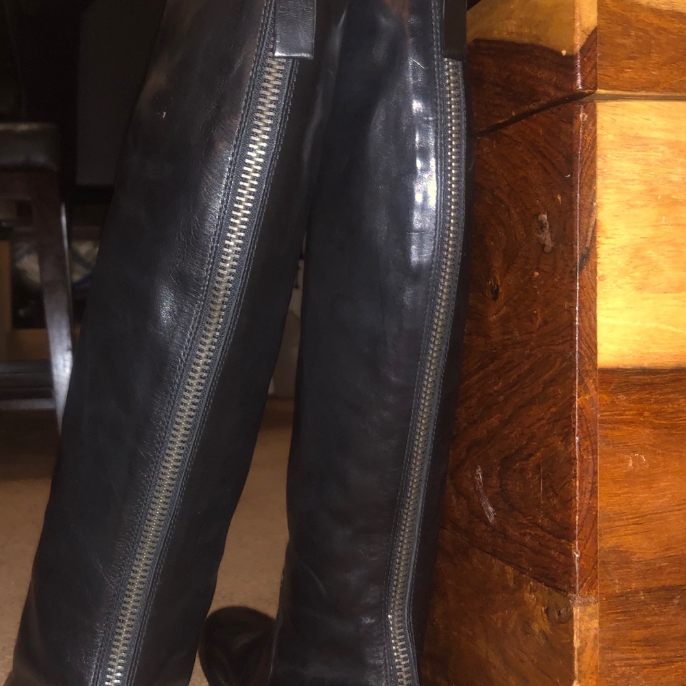 Vera Wang Lavender over the knee Blk boots